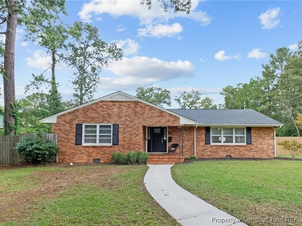 304 W Elwood Ave, Raeford, NC 28376