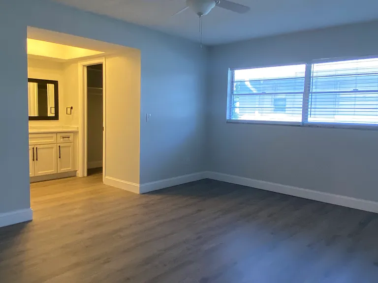 609 Parkwood Ave — Photo 9