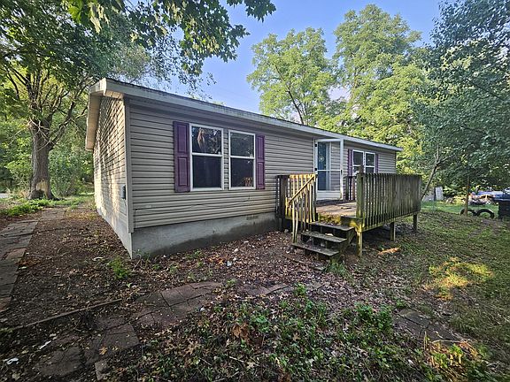 2nd image of 813 McCourtie St