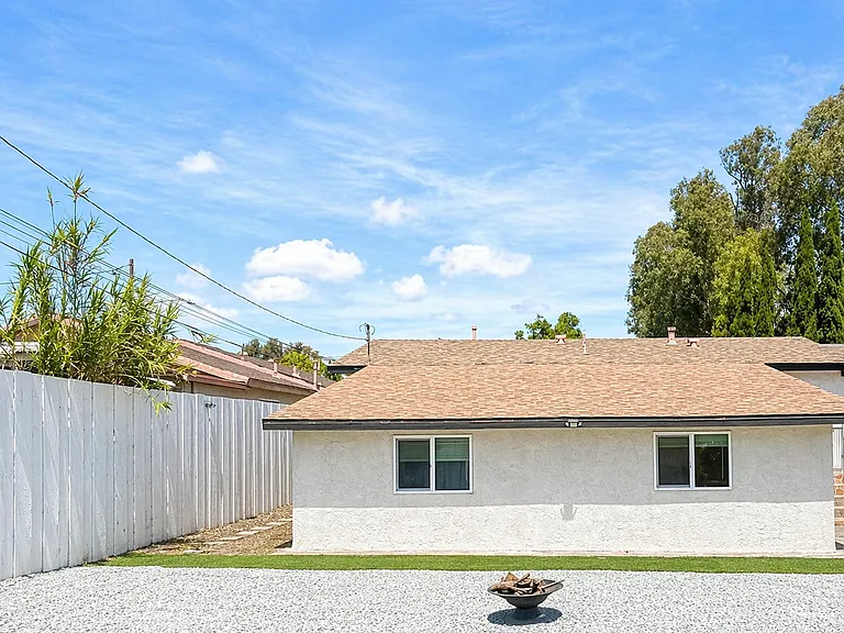 3327 K St #A — Photo 4