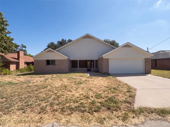 305 Rash Ln, Terrell, TX 75160