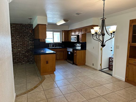 4th image of 1811 Finch Dr