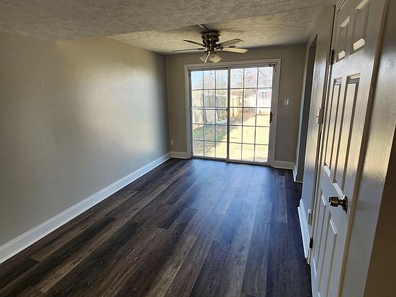 3rd image of 121 Mallard Ct