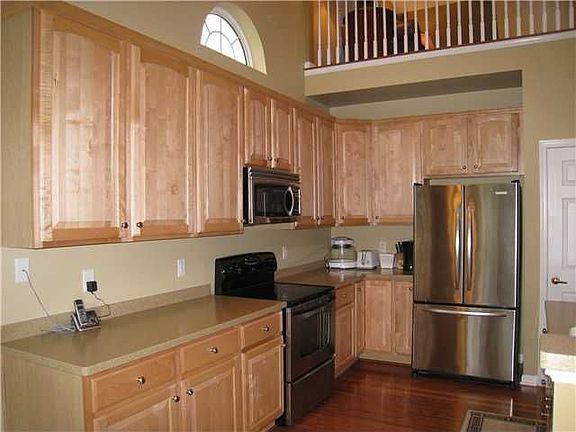 5th image of 45 Greenside Dr