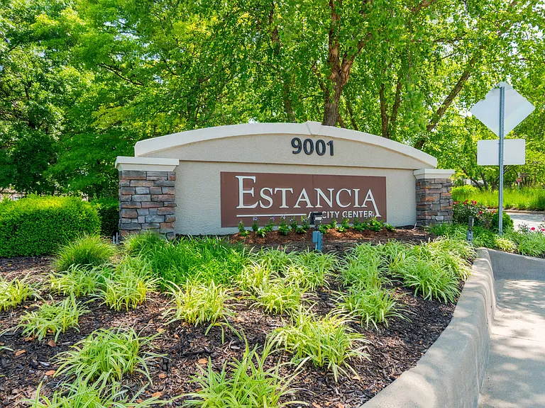 Estancia At City Center — Photo 8