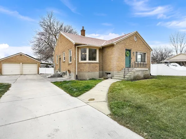 696 S Locust Ave, Pleasant Grove, UT 84062