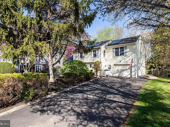 3rd image of 204 Poplar Rd