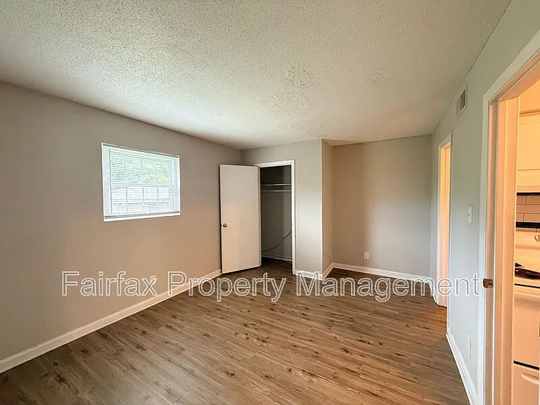 1011 Burke St #14 — Photo 7