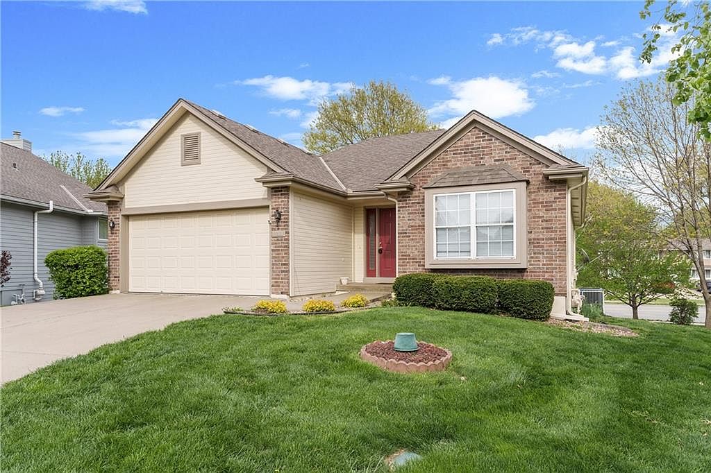 1033 SW 8th Cir, Lees Summit, MO 64081 Zillow
