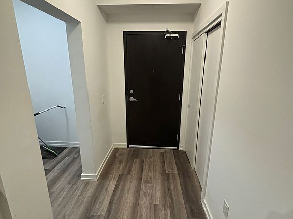 5th image of 430 Essa Rd #326