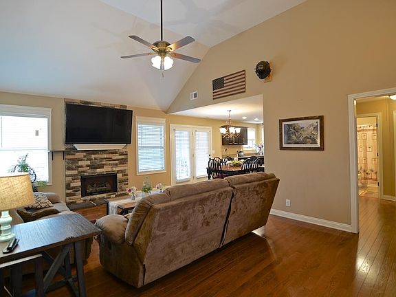 4th image of 3734 Gray Fox Dr