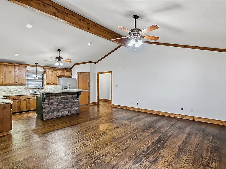 6824 S FM 2038 — Photo 14