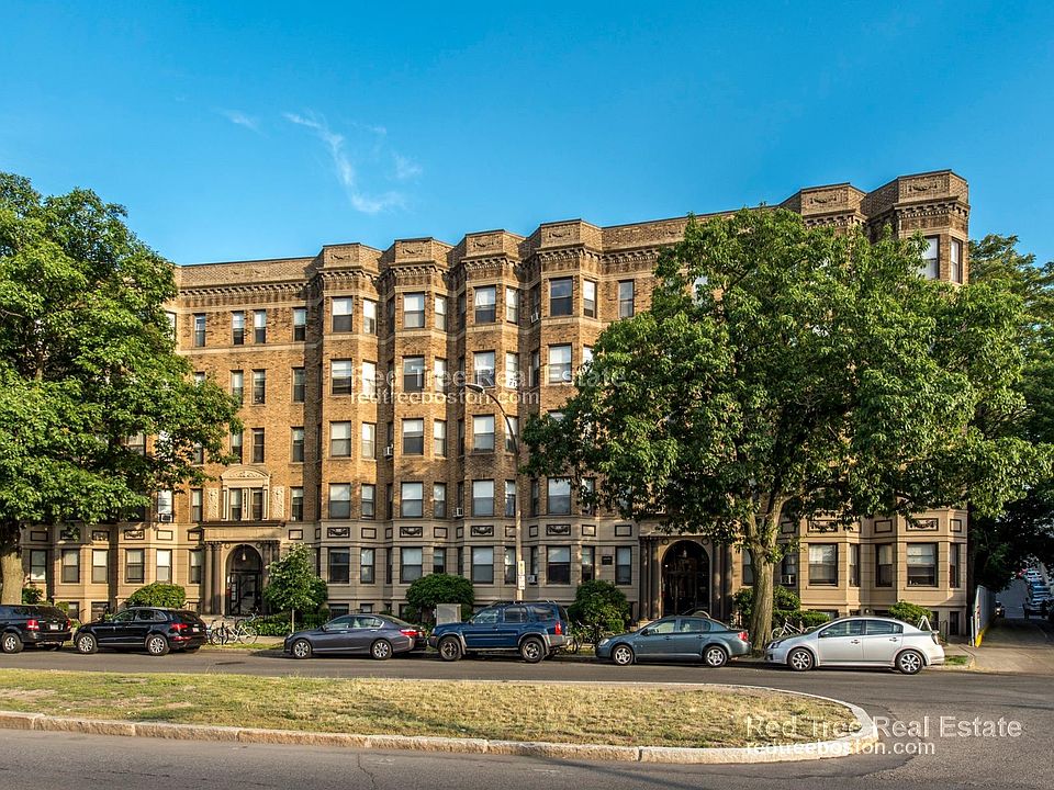 1st image of 1156 Commonwealth Ave APT 38