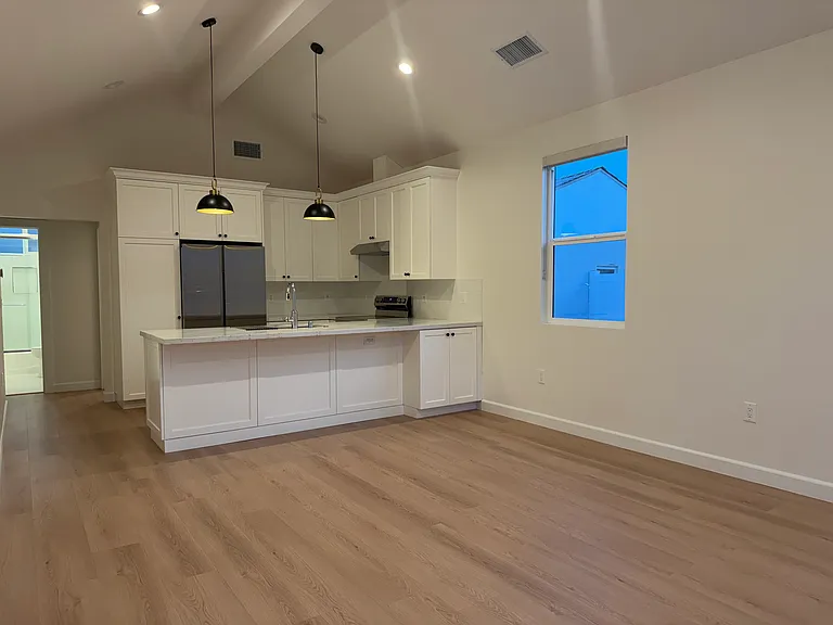 1140 N Buena Vista St #1142 — Photo 8