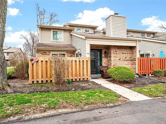 2nd image of 450 Jamestown Cir