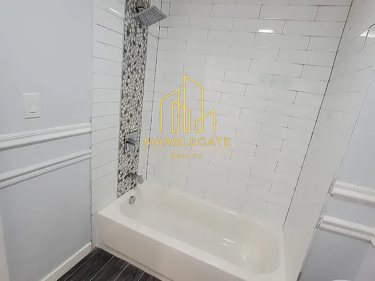 379 S 20th St #22R — Photo 15