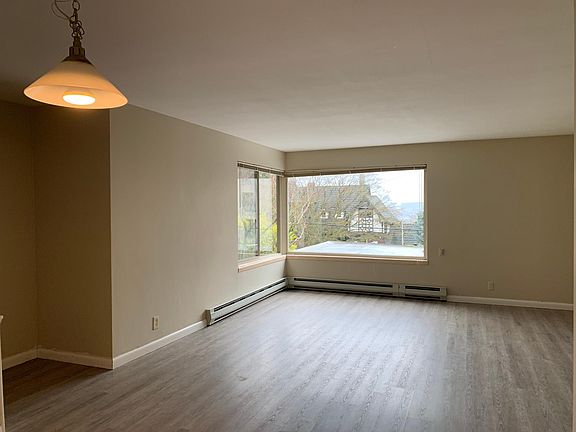 4th image of 12 Highland Dr