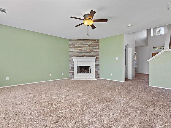 4th image of 106 Aguilar Dr