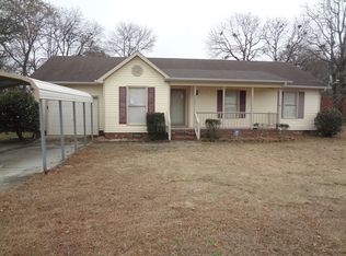 3532 Spring Garden Dr, Hope Mills, NC 28348