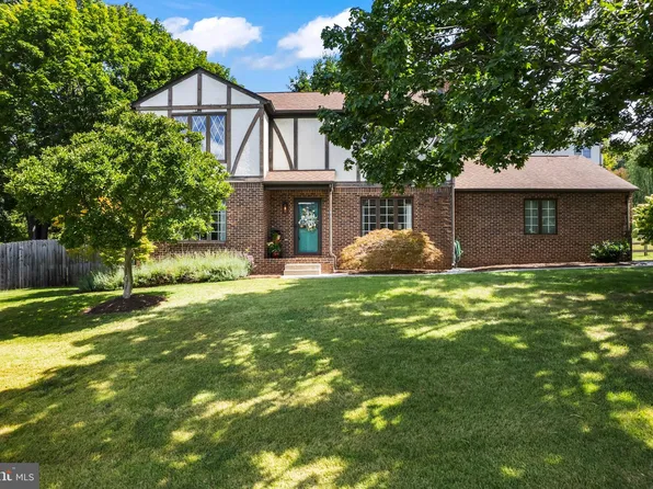 46 Colonial Dr, Front Royal, VA 22630