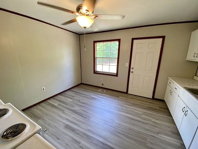 115 Ballenger Rd — Photo 5