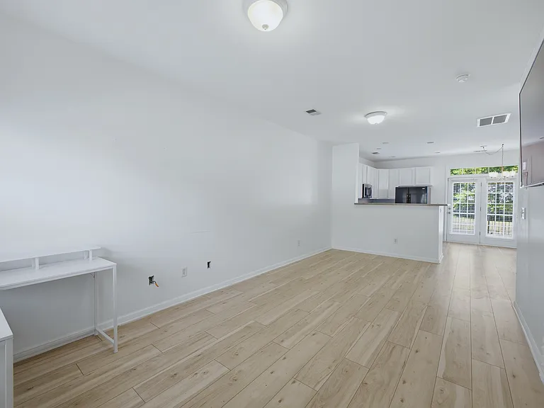 205 Azteca Dr — Photo 3