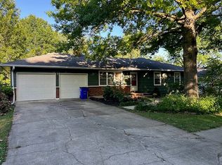 201 NW Walnut St, Lees Summit, MO 64063