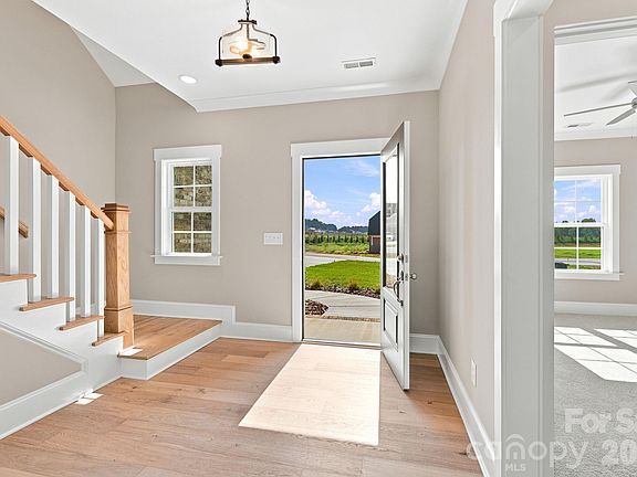 3rd image of 257 Sandpiper Dr #4