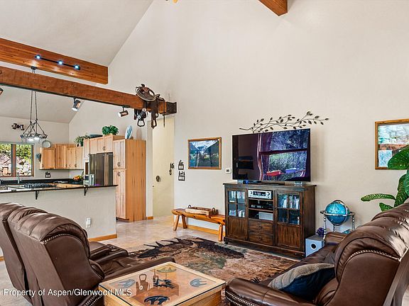 4th image of 200 Elk Mountain Dr