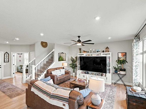 4th image of 148 Bluestone Ln