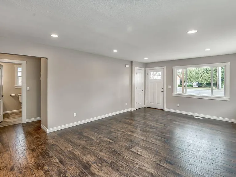 2945 SE Cornelius Pass Rd #A — Photo 8
