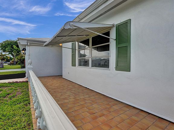 4th image of 340 NW 25th Court