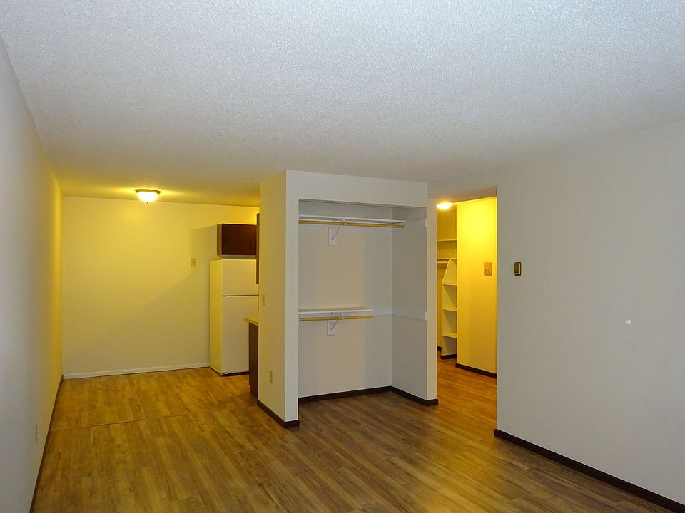 1st image of 629 E 15th St APT 302