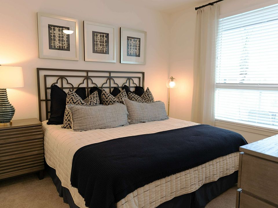 DiridonWest_Int_Feature_Bedroom_January2024