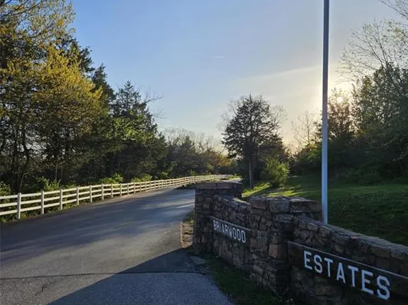 1796 Wellington Dr, De Soto, MO 63020