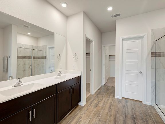 5th image of 111 Hudson Ln