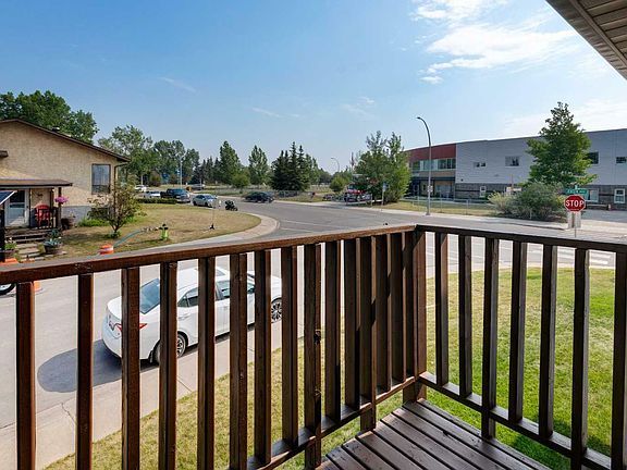 2nd image of 250 Jensen Dr NE