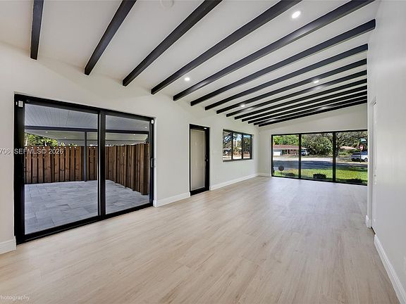 5th image of 6260 Plantation Rd