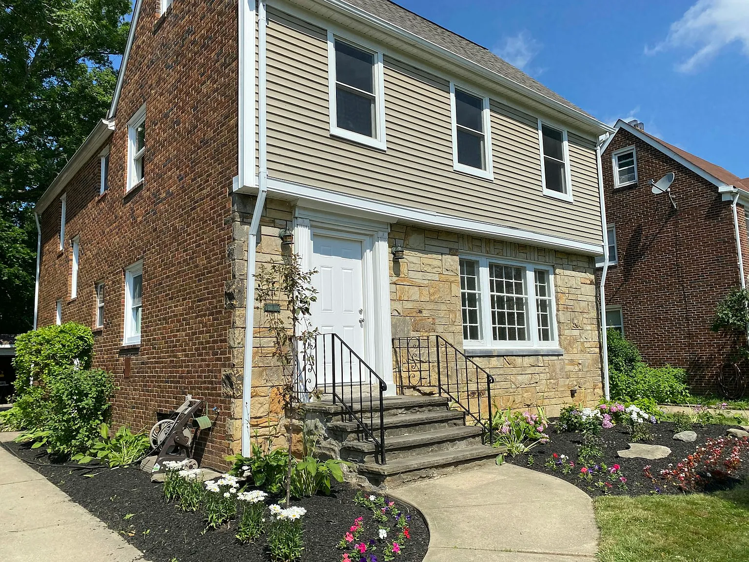 2400 Ashurst Rd photo 1