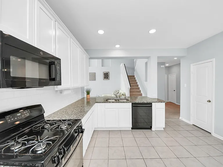208 Salange Ln — Photo 14