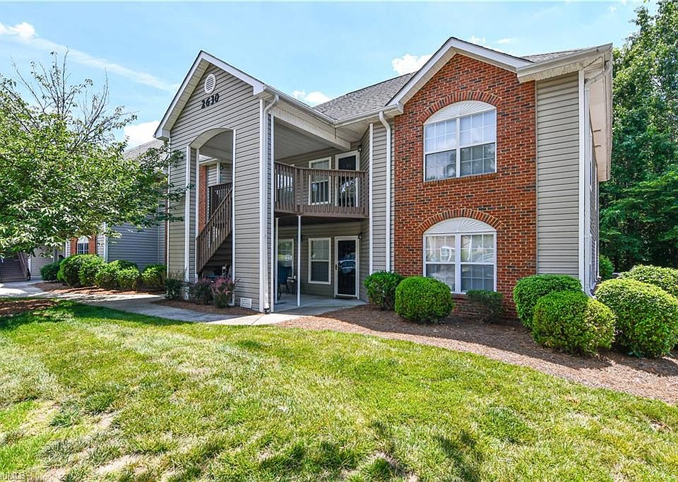 1st image of 2630 Ingleside Dr #2B