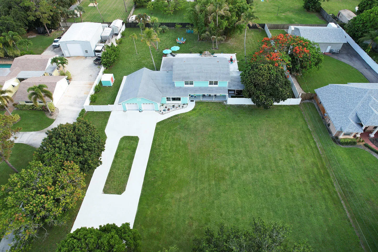 3 bed, 2.5 bath, 3000 sqft, $17,500 — Photo 3