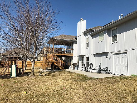 5th image of 1308 NW Honeylocust Ct