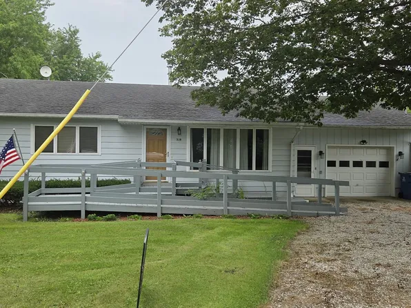 319 Cedar St, Hoopeston, IL 60942