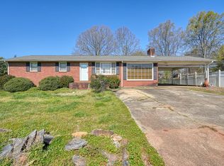 7 Orchard Ln, Inman, SC 29349