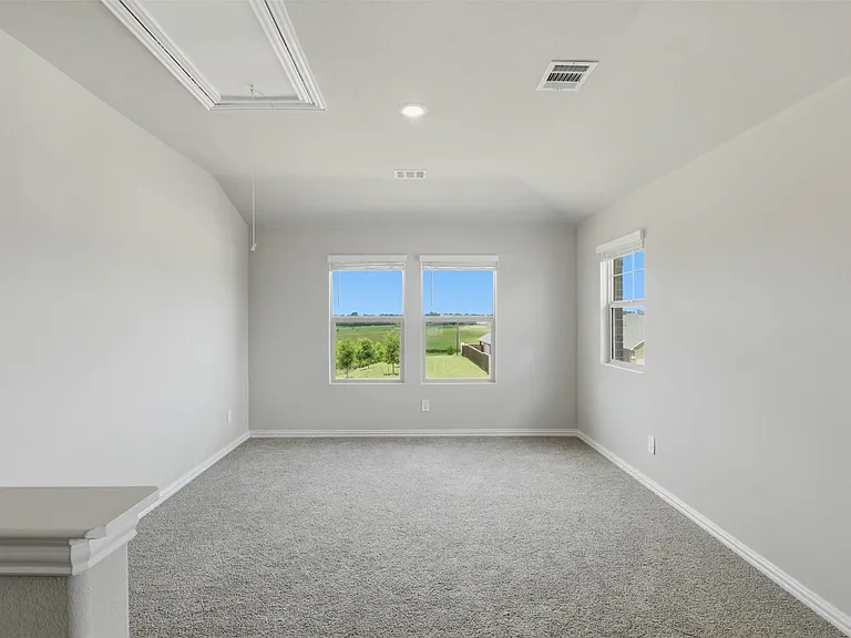 2275 Cliff Springs Dr — Photo 25