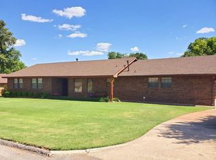 2728 Ford Dr, Clinton, OK 73601