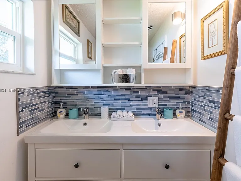3118 Tanglewylde Ave — Photo 8