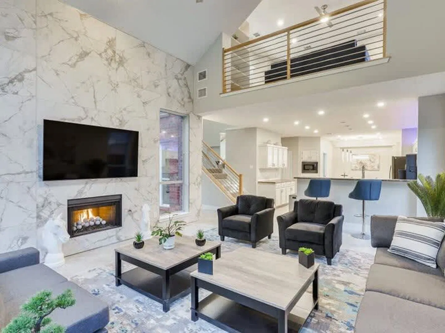 Captivating 6BR/3B Home with Pool & Fire Pit — Photo 3