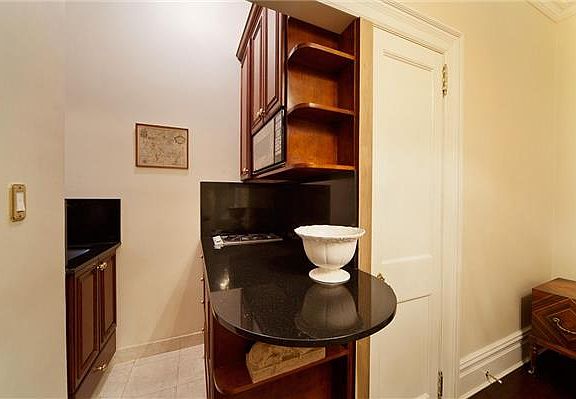 4th image of 701 Madison Ave #4E